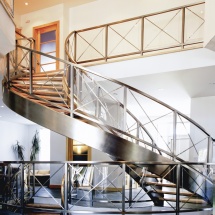 stainless_staircase_curved-04532@1500f1500